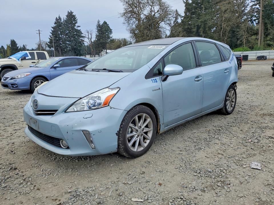 2013 Toyota Prius v Five