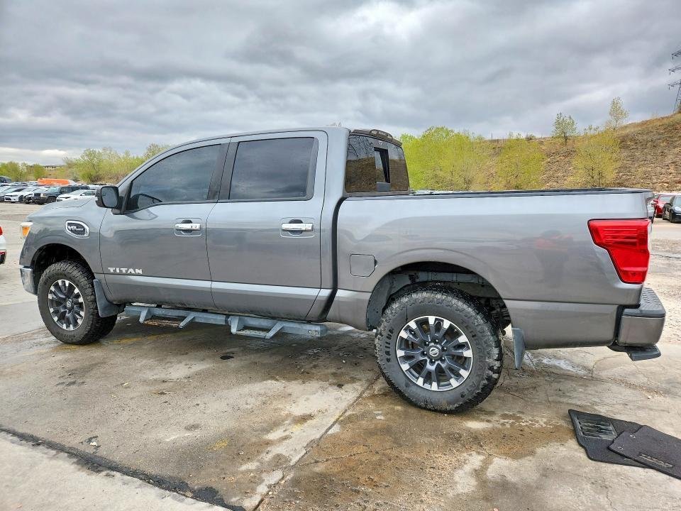 2017 Nissan Titan SV