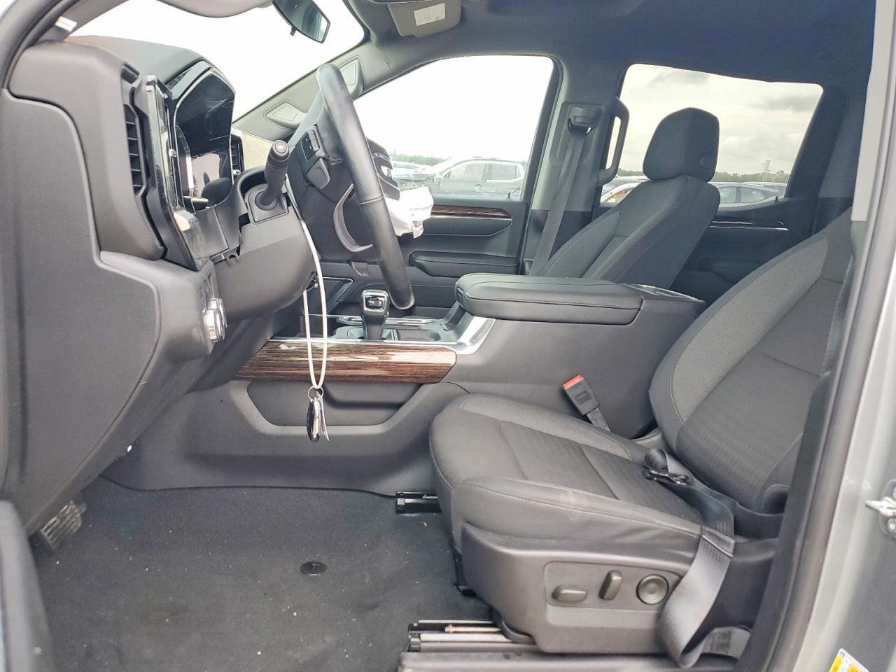 2025 GMC Sierra K1500 Elevation