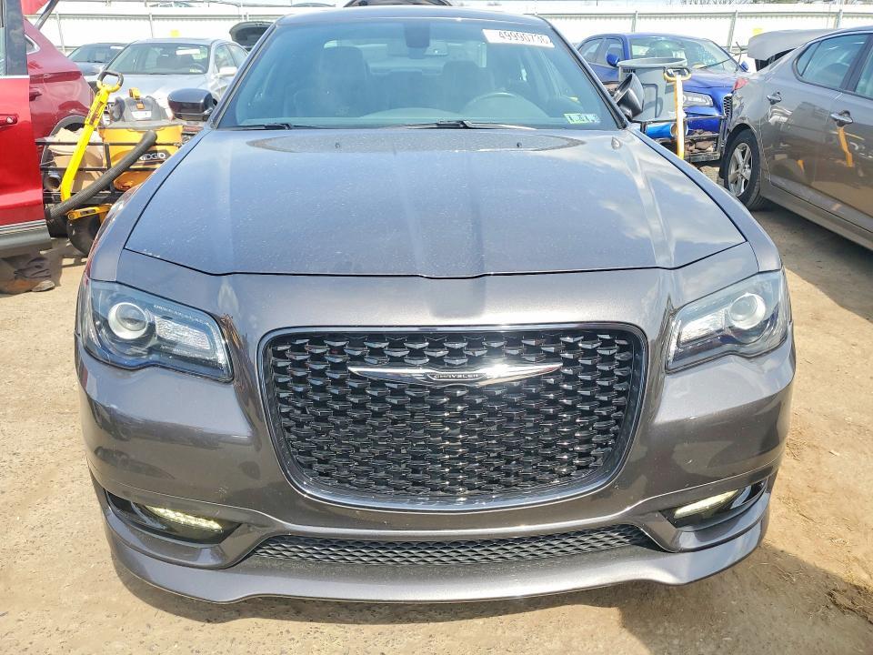 2017 Chrysler 300 s
