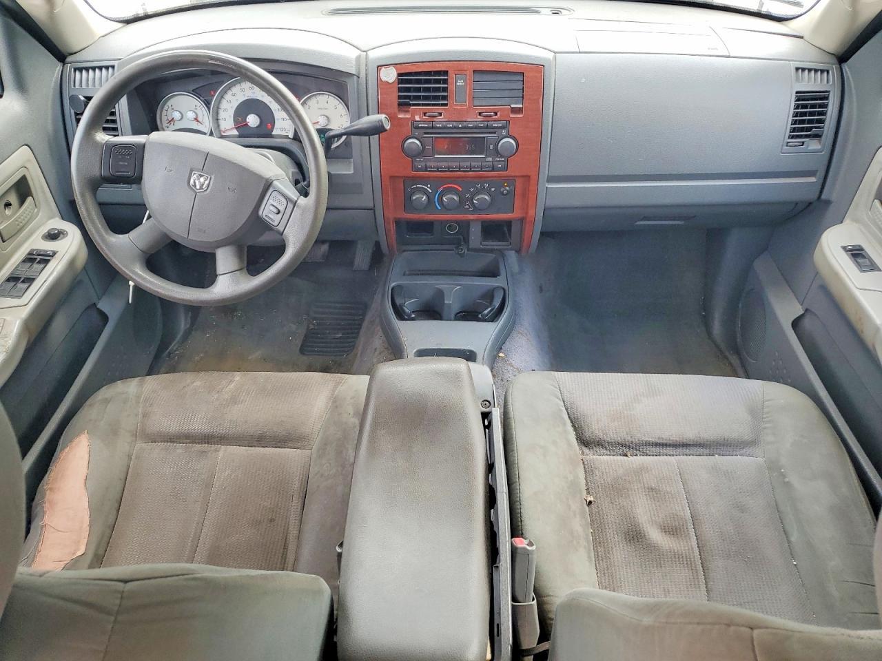 2005 Dodge Dakota Quad SLT