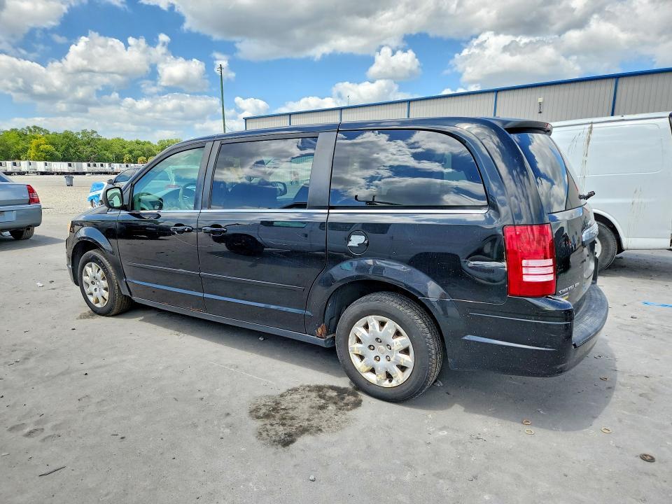 2010 Chrysler Town & Country lx