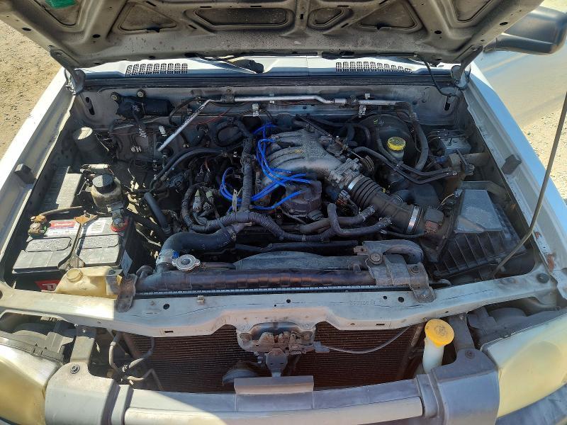 2002 Nissan Frontier XE-V6