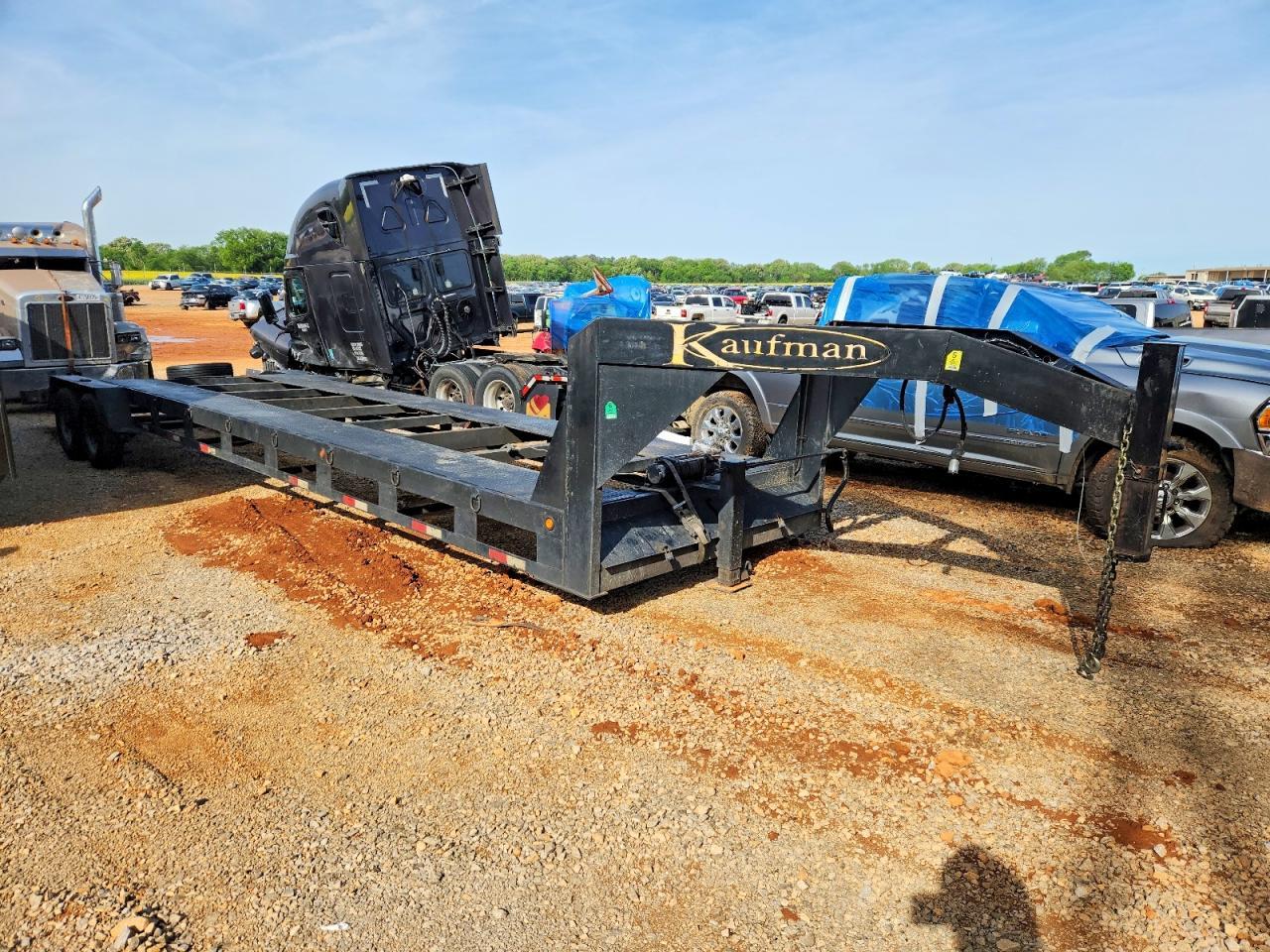 2014 Kaufman Flatbed Trailer
