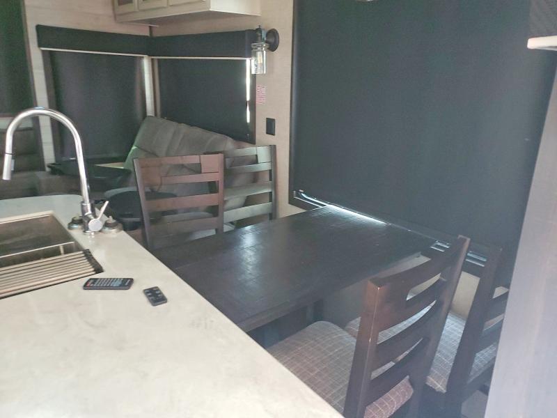 2023 Jayco JAYFL40RBS-Camper