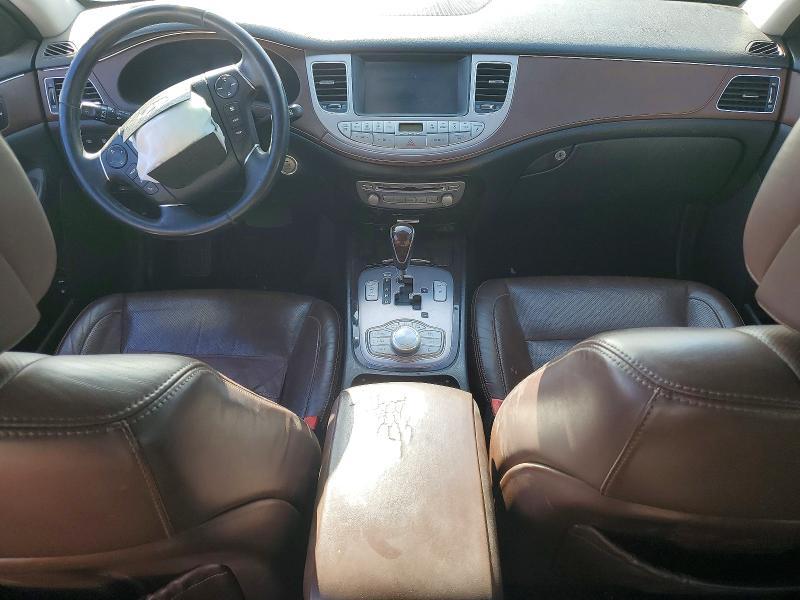 2013 Hyundai Genesis 3