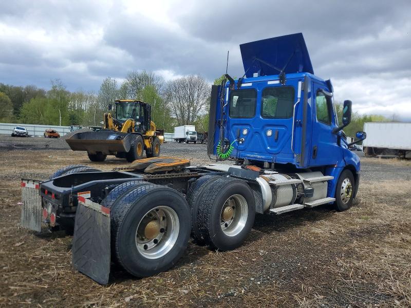 2022 Freigliner 2022 Freightliner Cascadia 126 Semi Truck
