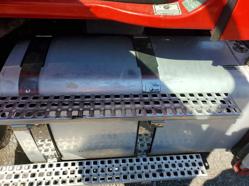 2017 Volvo VAH Car Hauler Truck