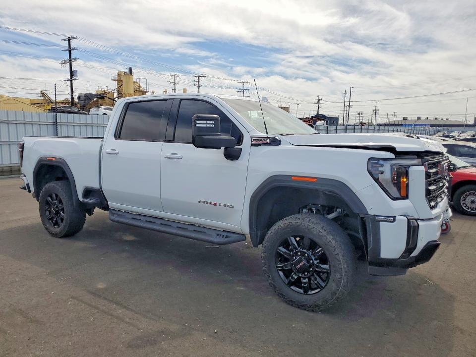 2024 GMC Sierra K2500 AT4