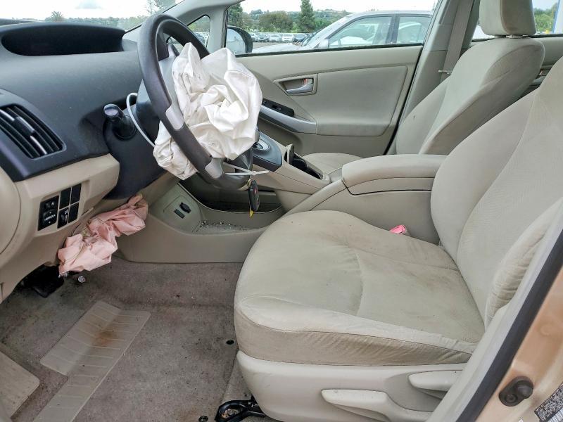 2010 Toyota Prius iii