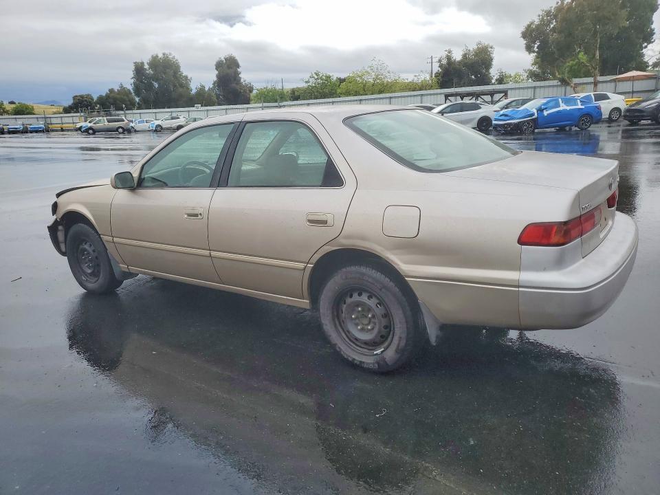 1999 Toyota Camry le