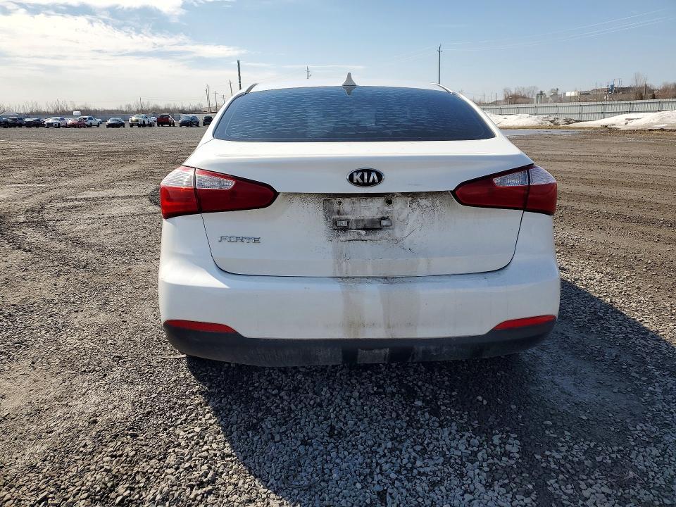 2014 KIA Forte lx 4DR