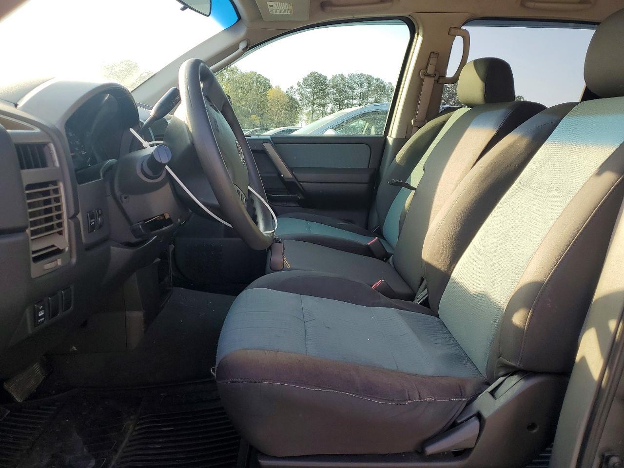 2005 Nissan Titan XE