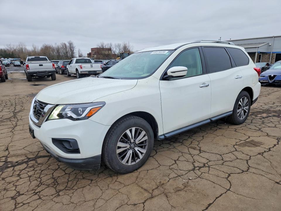 2017 Nissan Pathfinder sv