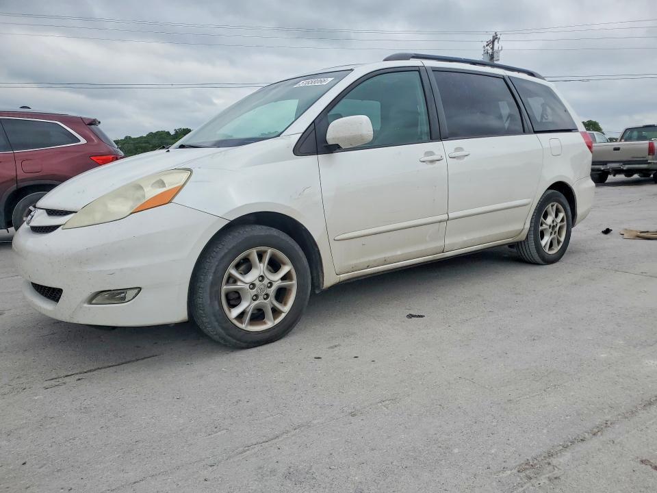 2006 Toyota Sienna xle 7 Passenger