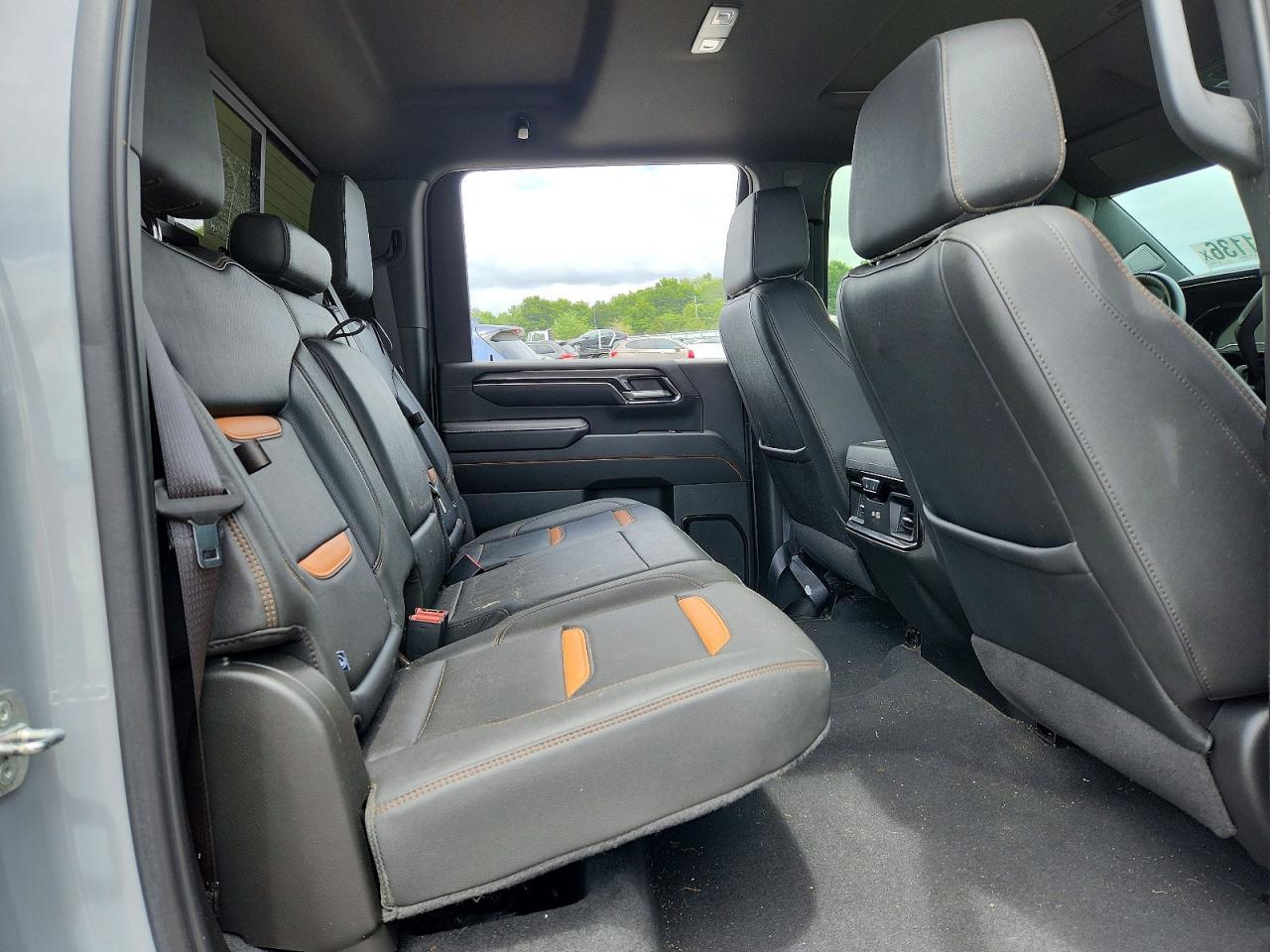 2024 GMC Sierra K2500 AT4