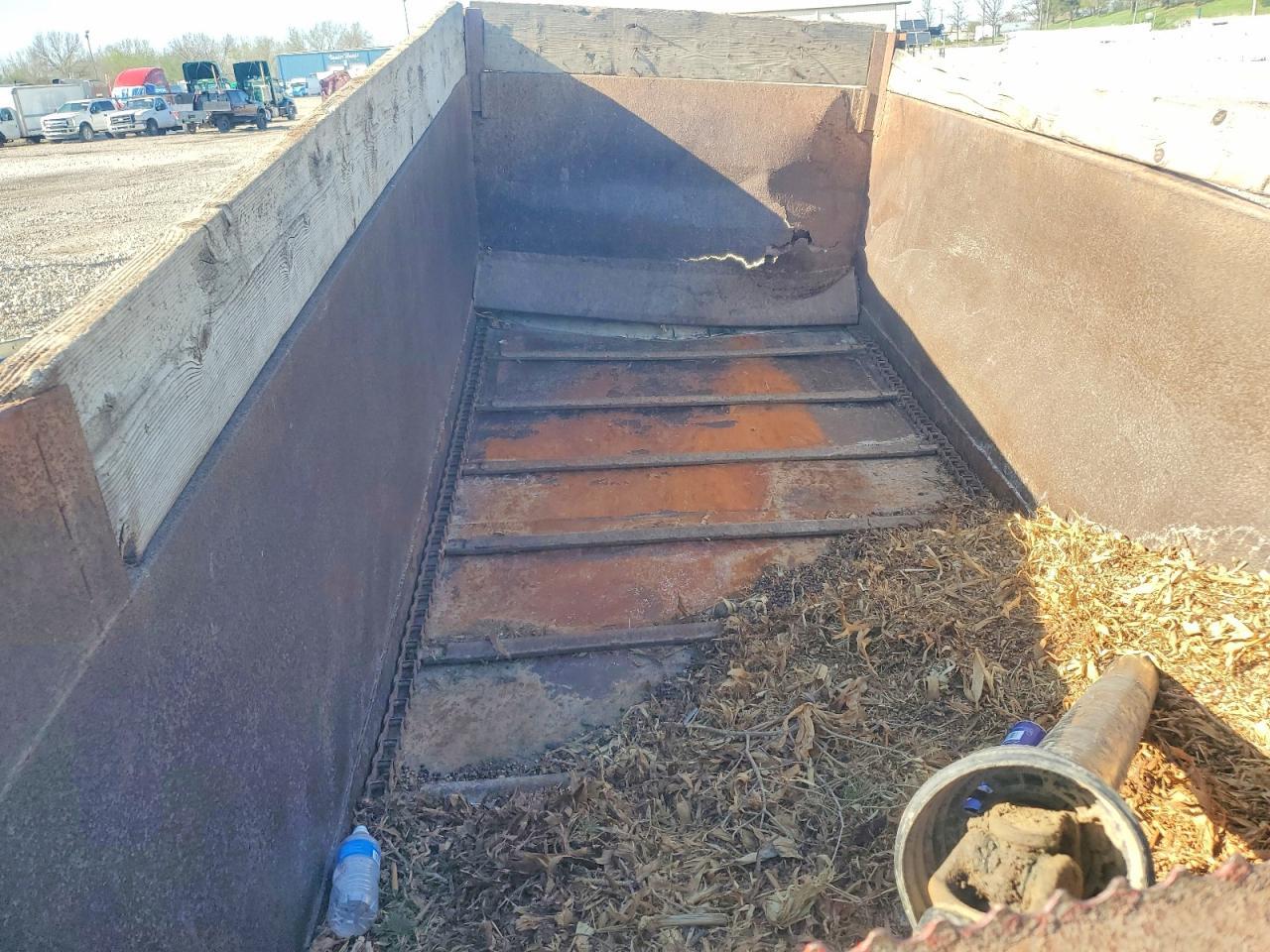 2005 Kelly Ryan Feed-R-WAGON Feed Mixer
