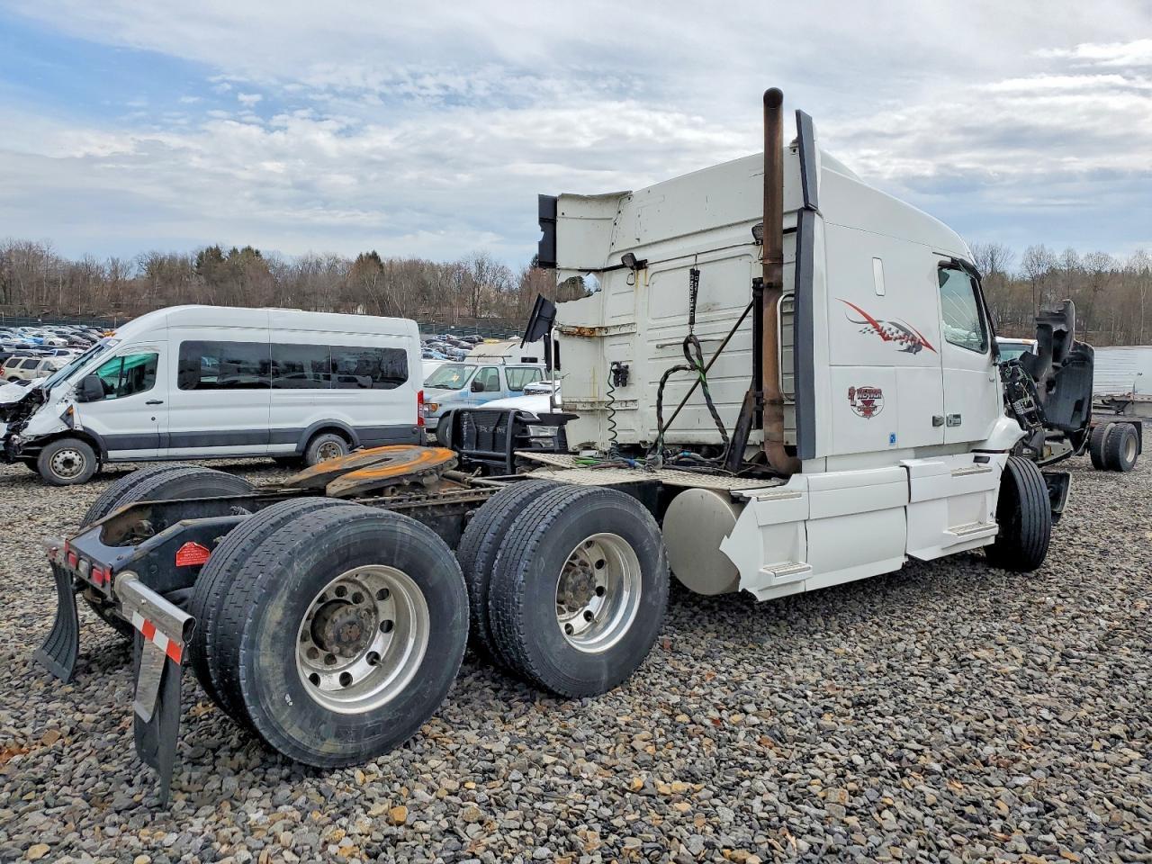 2020 Volvo VNR Semi Truck
