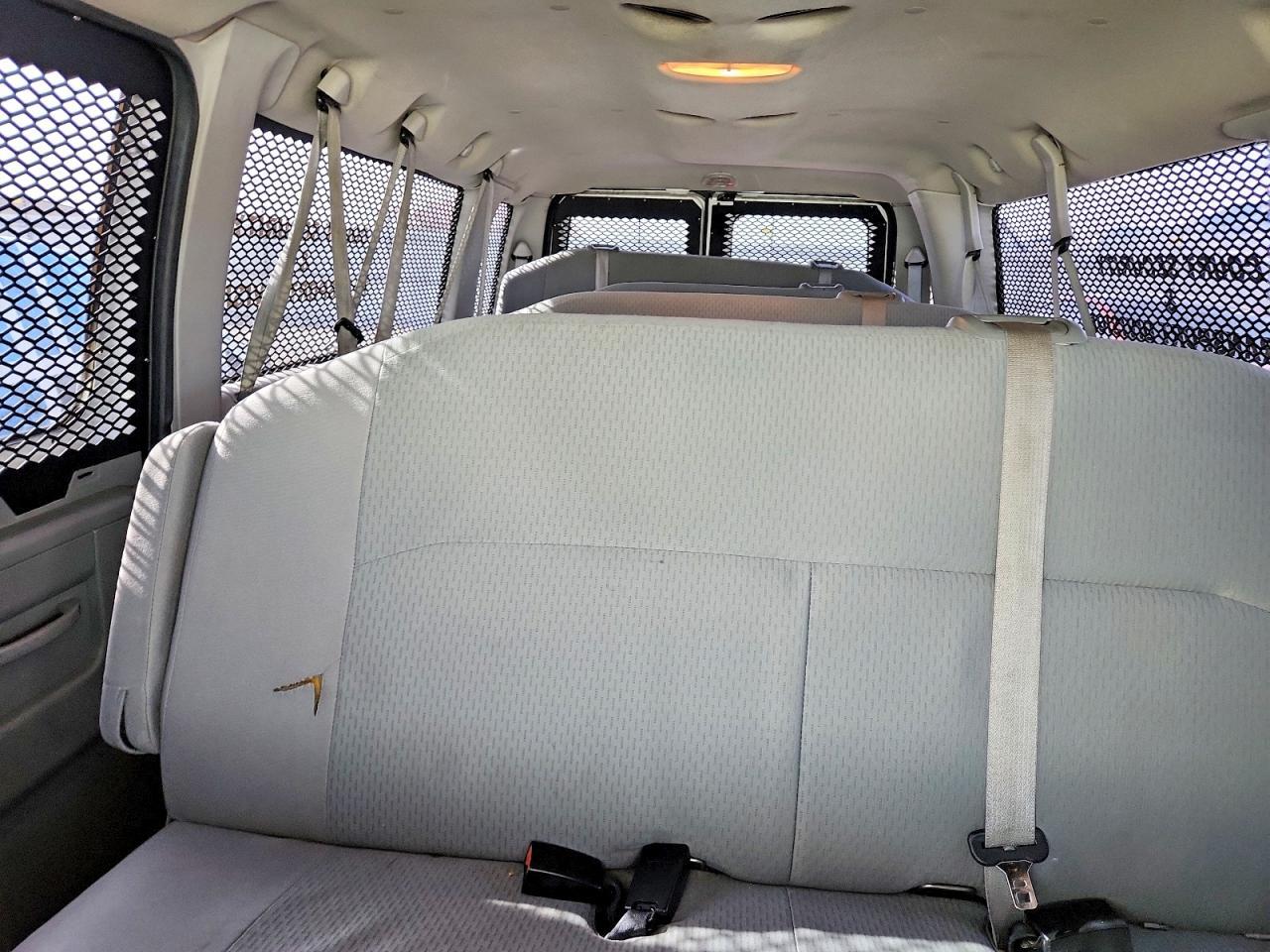 2011 Ford Econoline E350 Super Duty Wagon