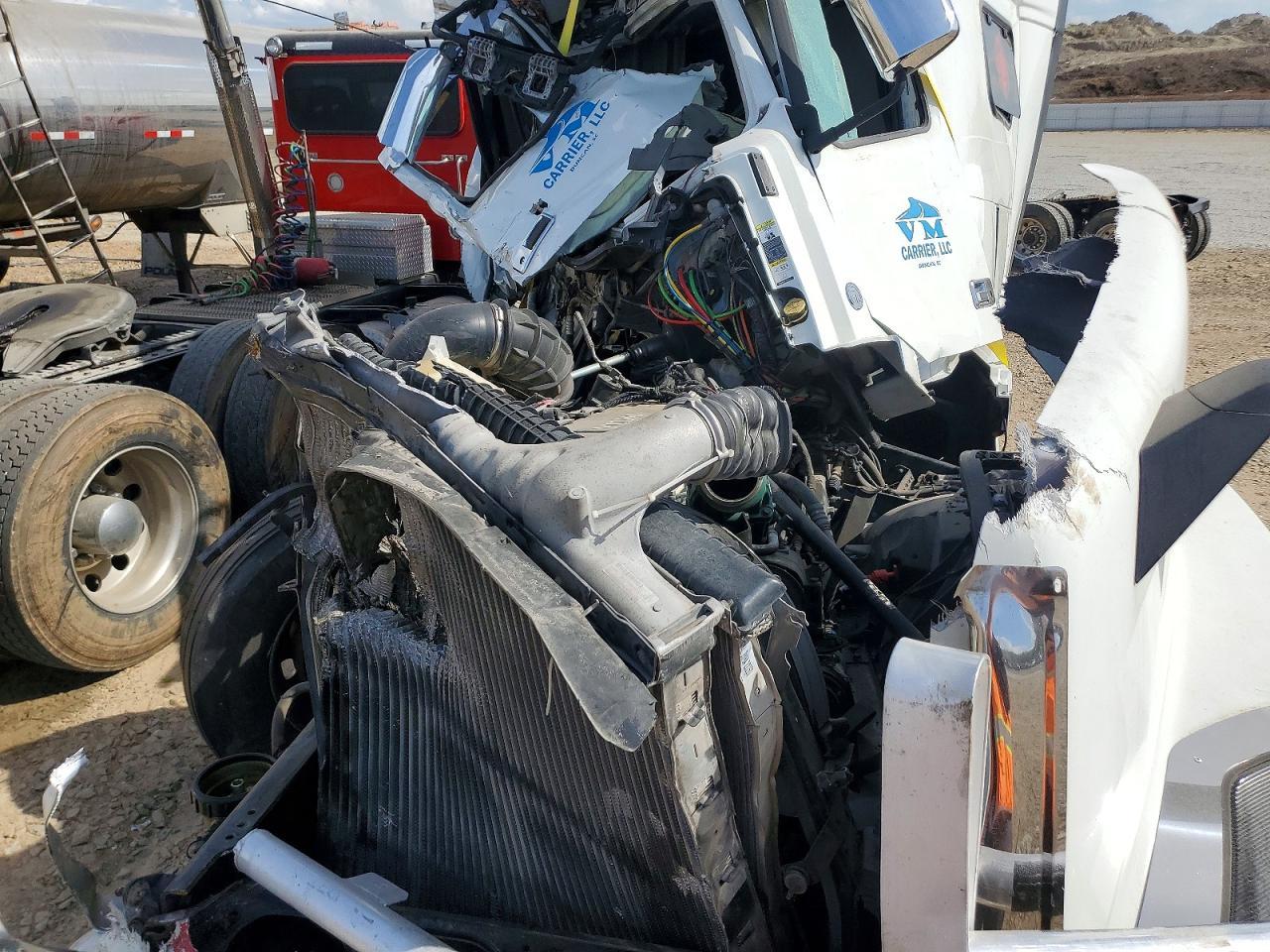 2007 Volvo VNL Semi Truck