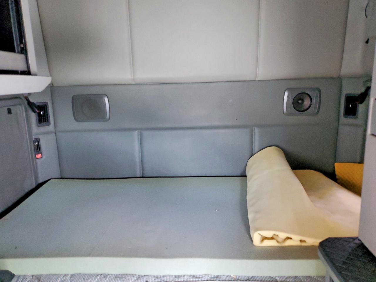 2015 Kenworth Construction T680