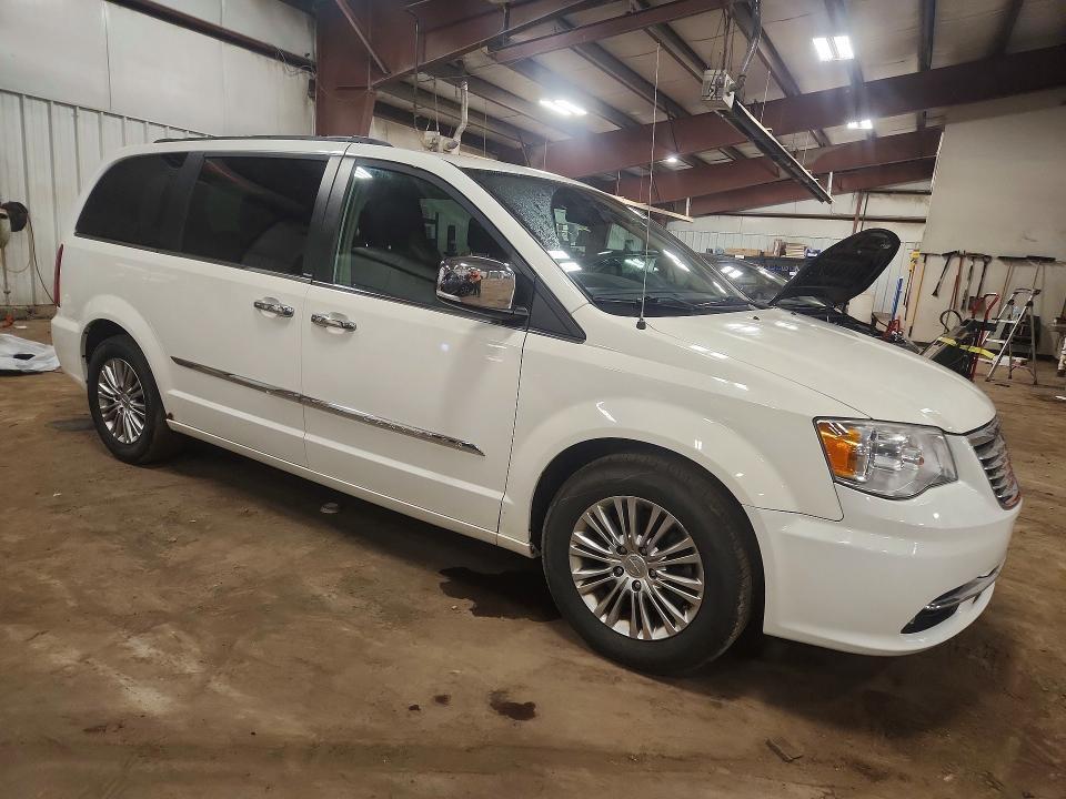 2013 Chrysler Town & Country Touring l