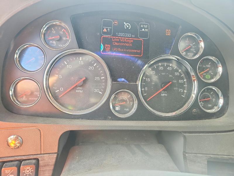 2014 Kenworth T680 Semi Truck