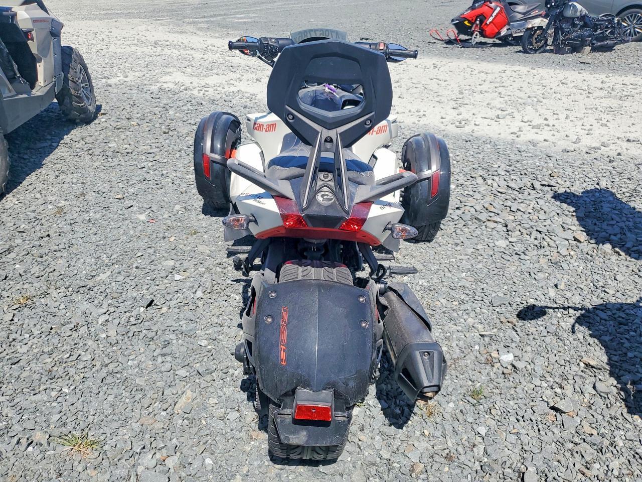 2014 Can-Am Spyder Roadster RS