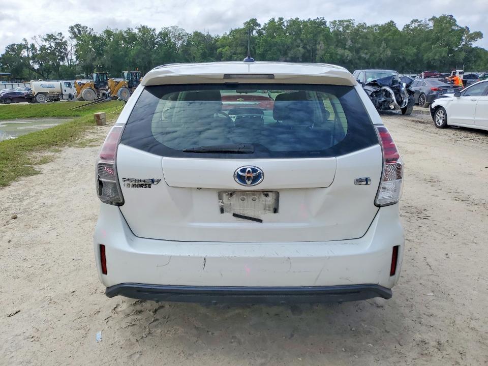 2016 Toyota Prius v Three