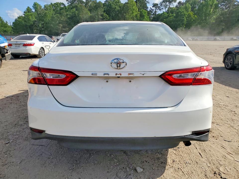2018 Toyota Camry le