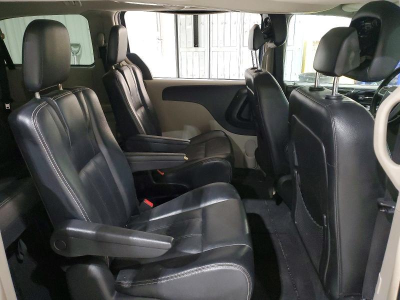 2013 Chrysler Town & Country Touring