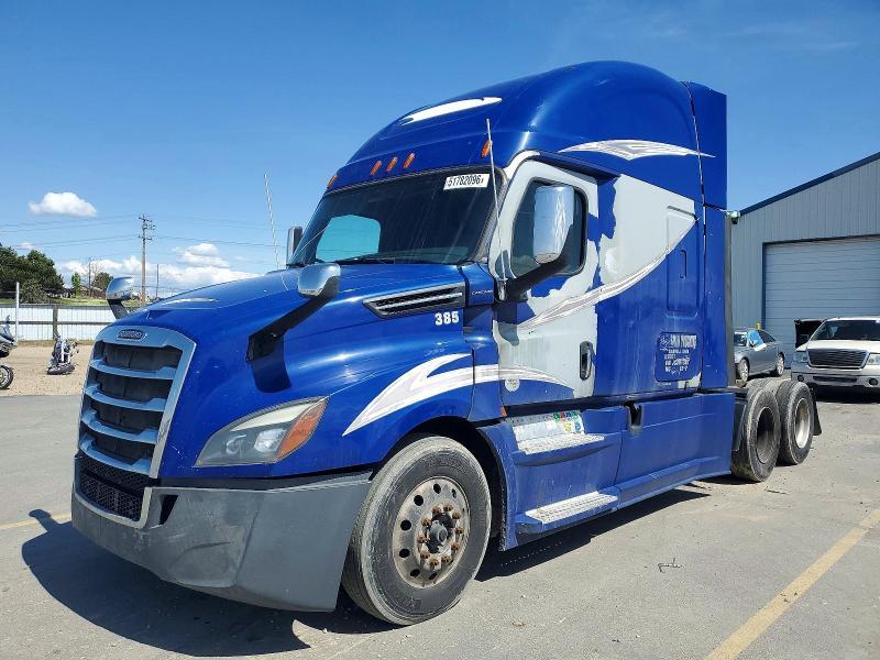 2018 Freightliner Cascadia 126 Semi Truck
