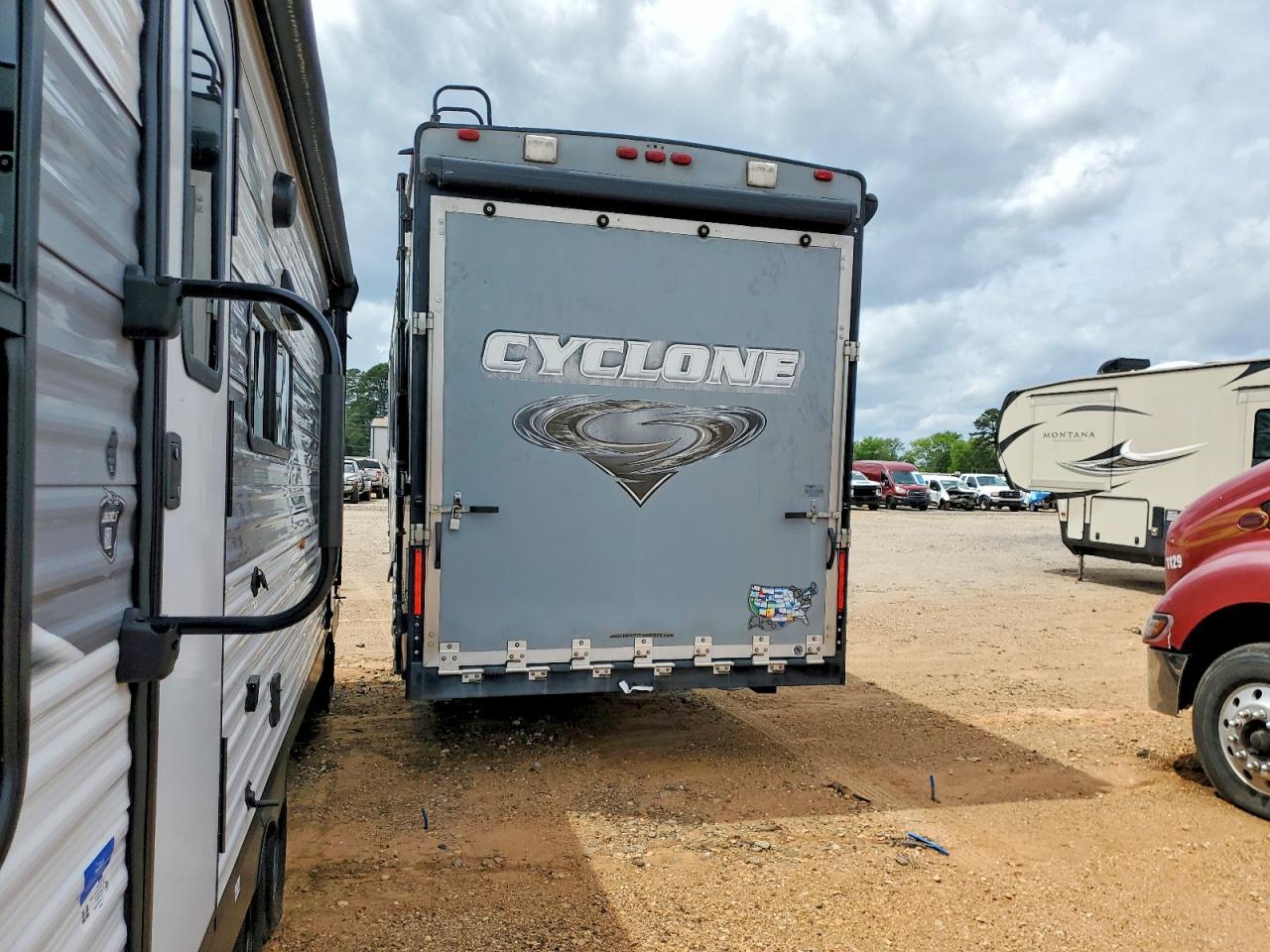 2014 Heartland Cyclone Camper