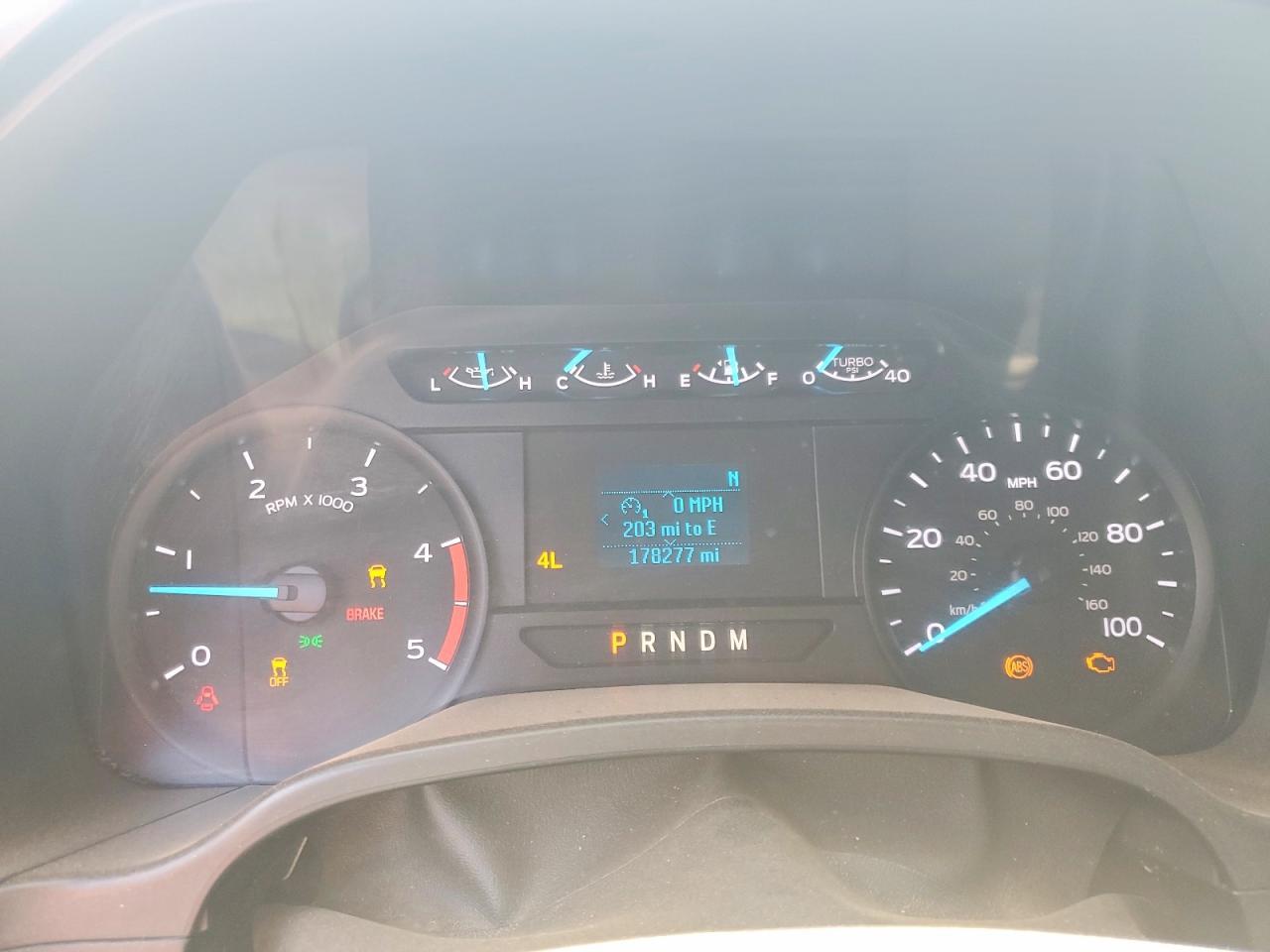 2021 Ford F450 Super Duty Flatbed Truck
