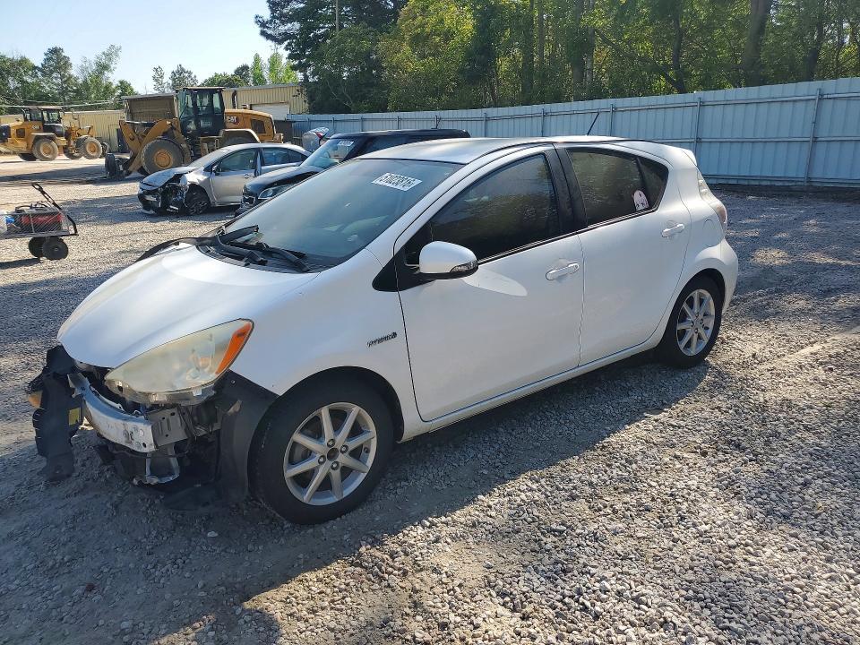 2013 Toyota Prius c Three