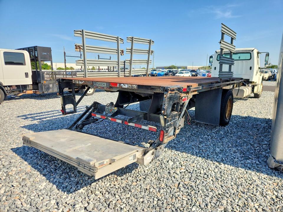 2015 Freightliner M2 106 MED-Semi Truck