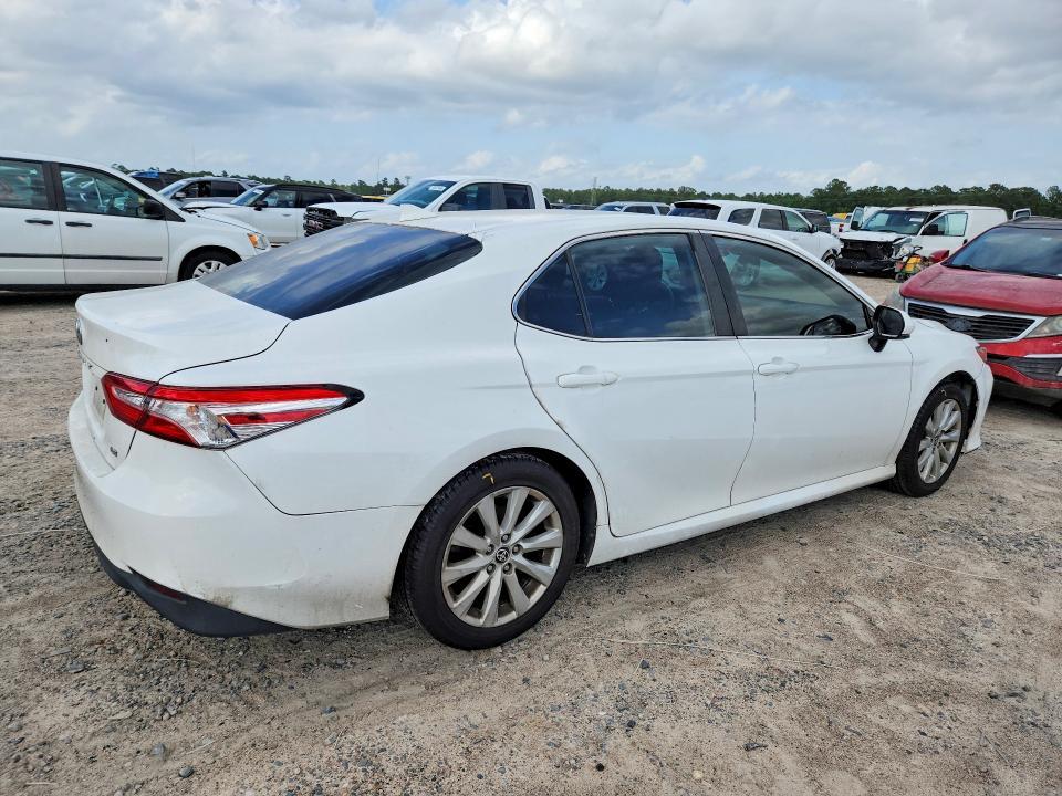 2020 Toyota Camry le
