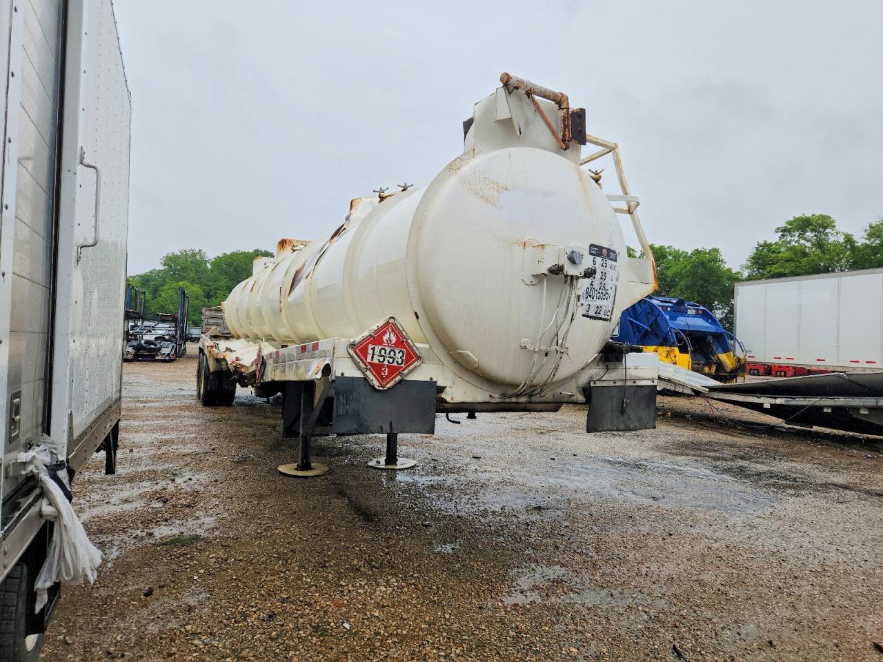 2014 Overland Fuel Tank Trailer