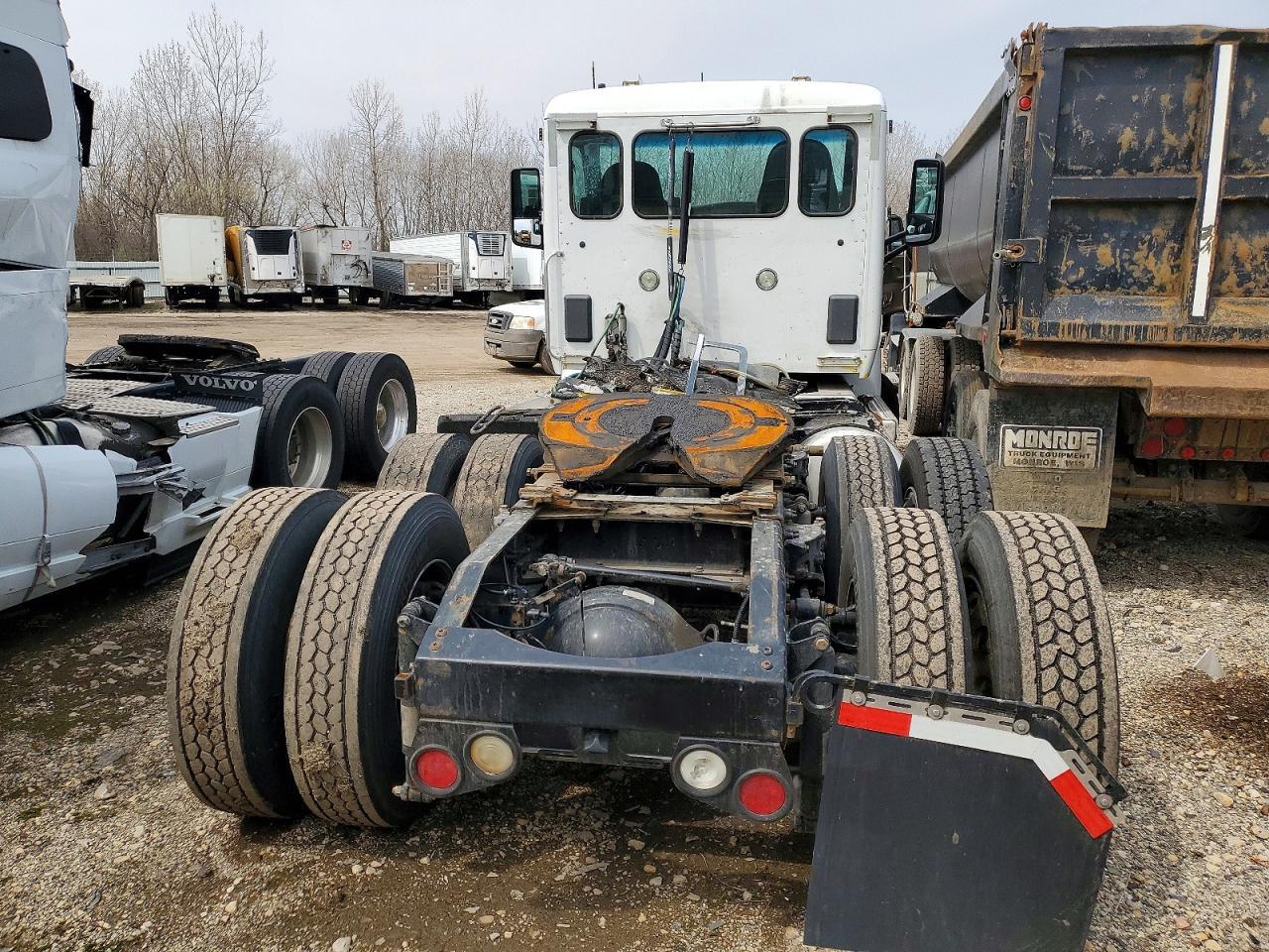 2017 Peterbilt 579 Semi Truck