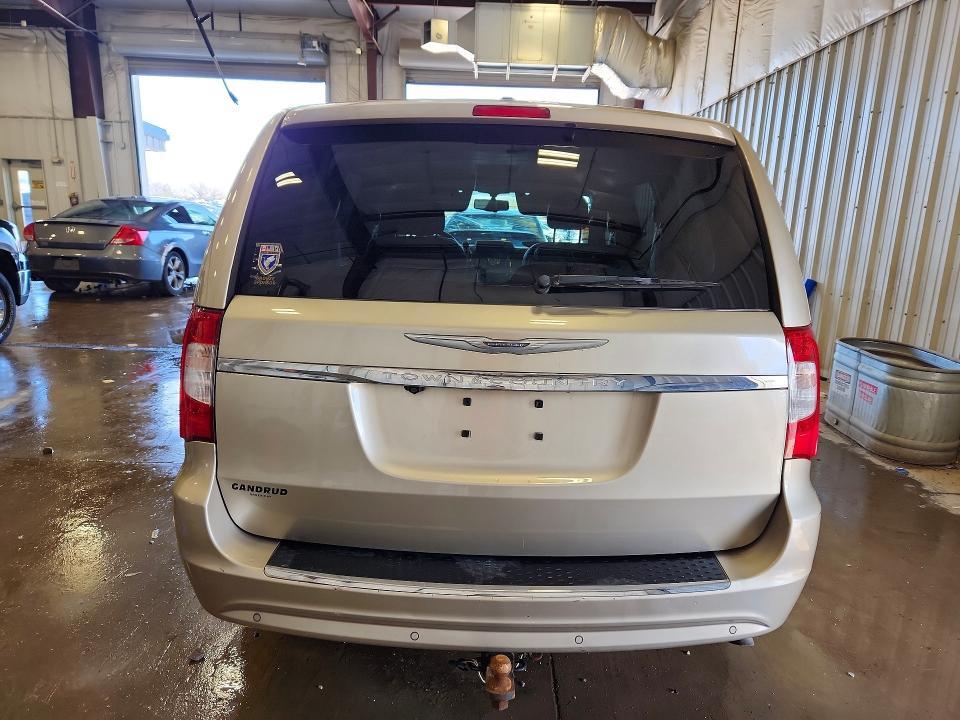 2014 Chrysler Town & Country Touring l