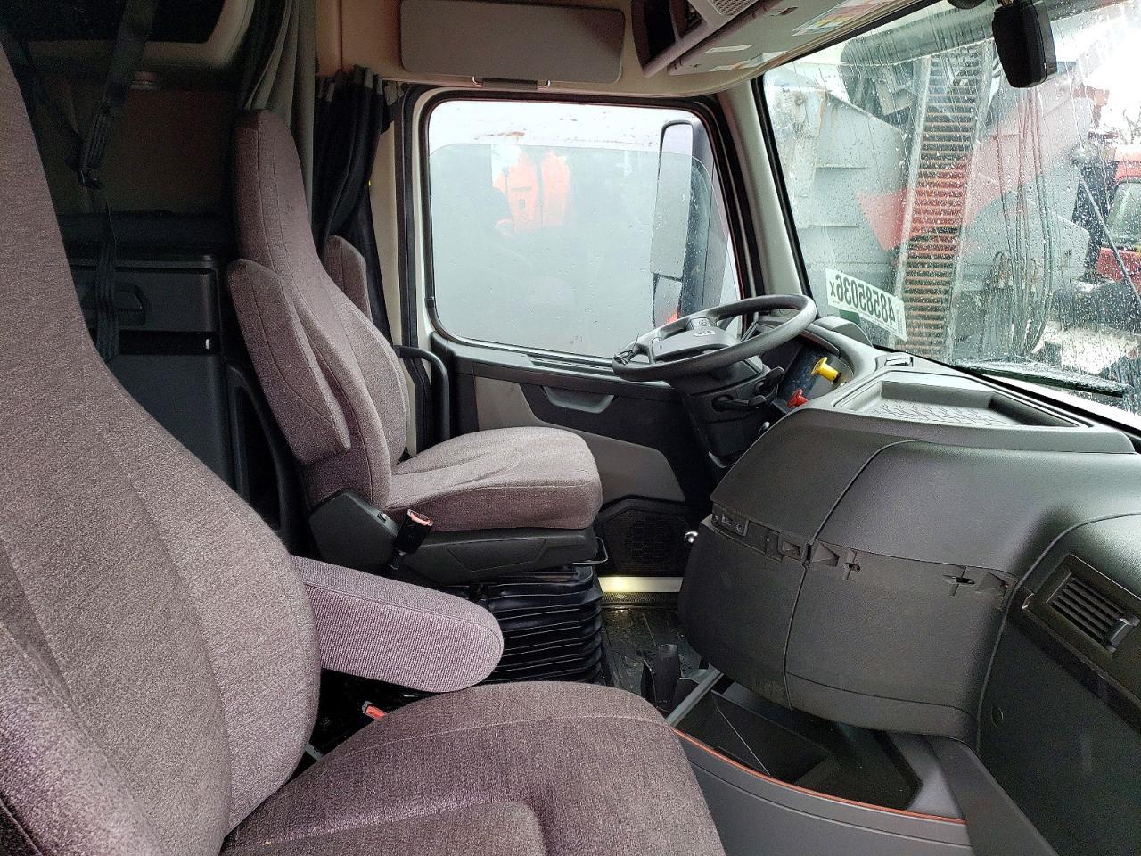 2020 Volvo VN VNL-Semi Truck