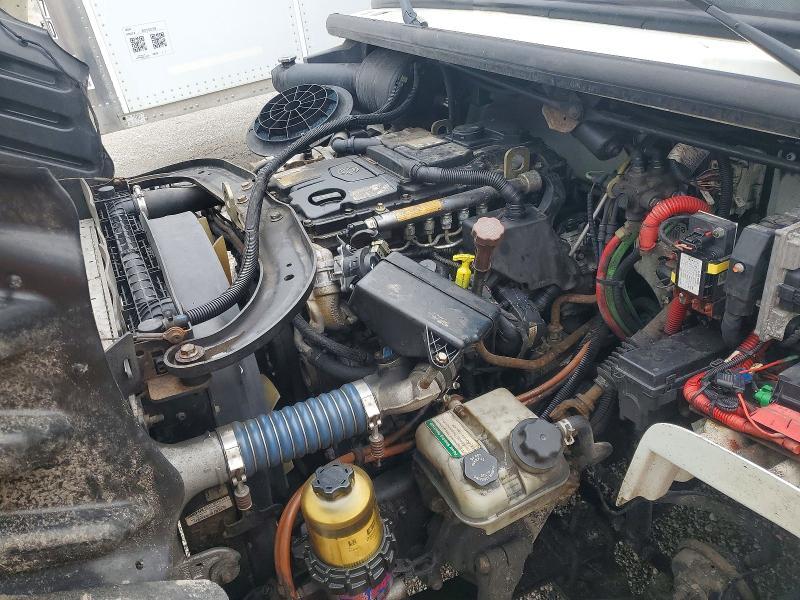 2018 Freigliner 2018 Freightliner Business Class M2 BOX Truck