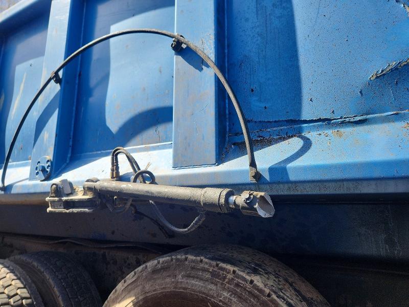 2003 Peterbilt 379 Dump Truck