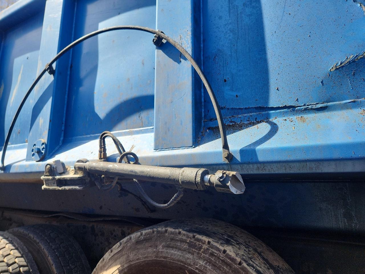 2003 Peterbilt 379 Dump Truck