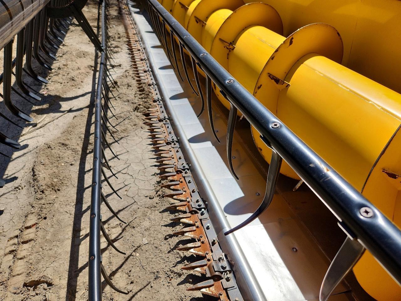 2012 New Holland 2012 Newholland 740CF Flex Draper Head