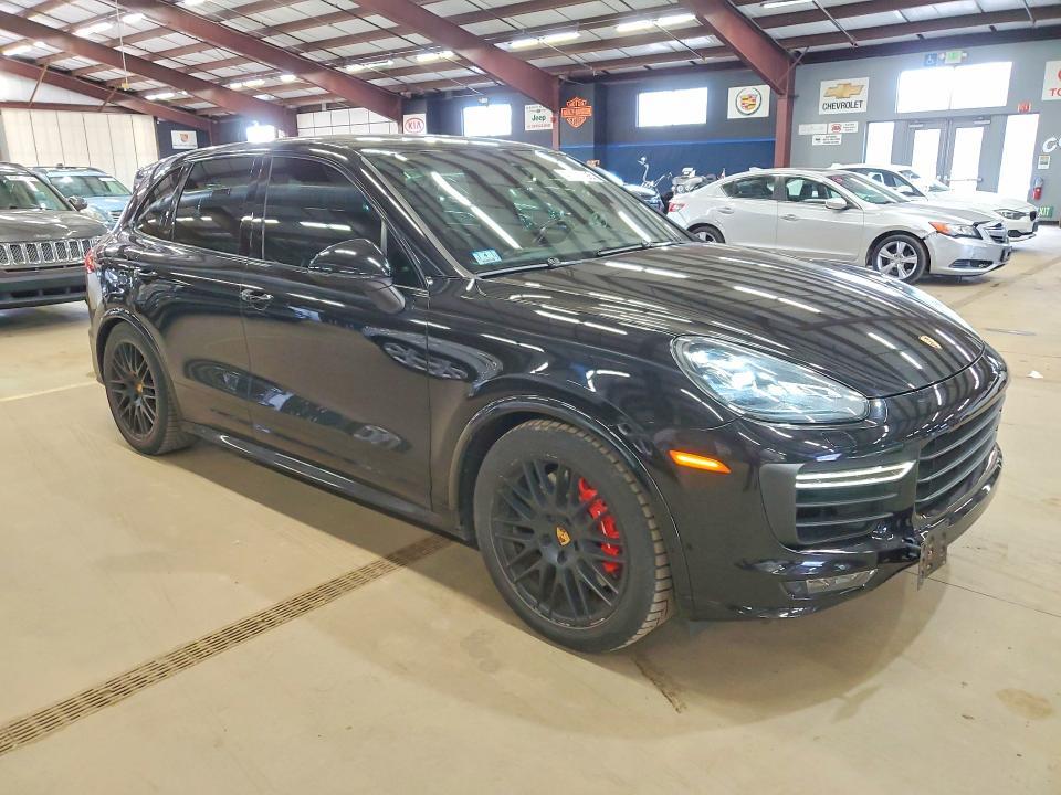 2016 Porsche Cayenne gts