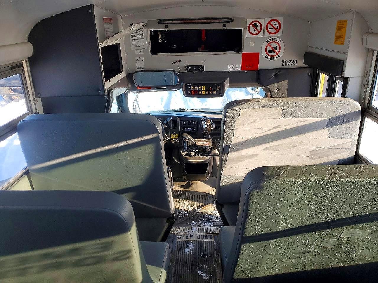 2010 Chev Express Cutaway G4500