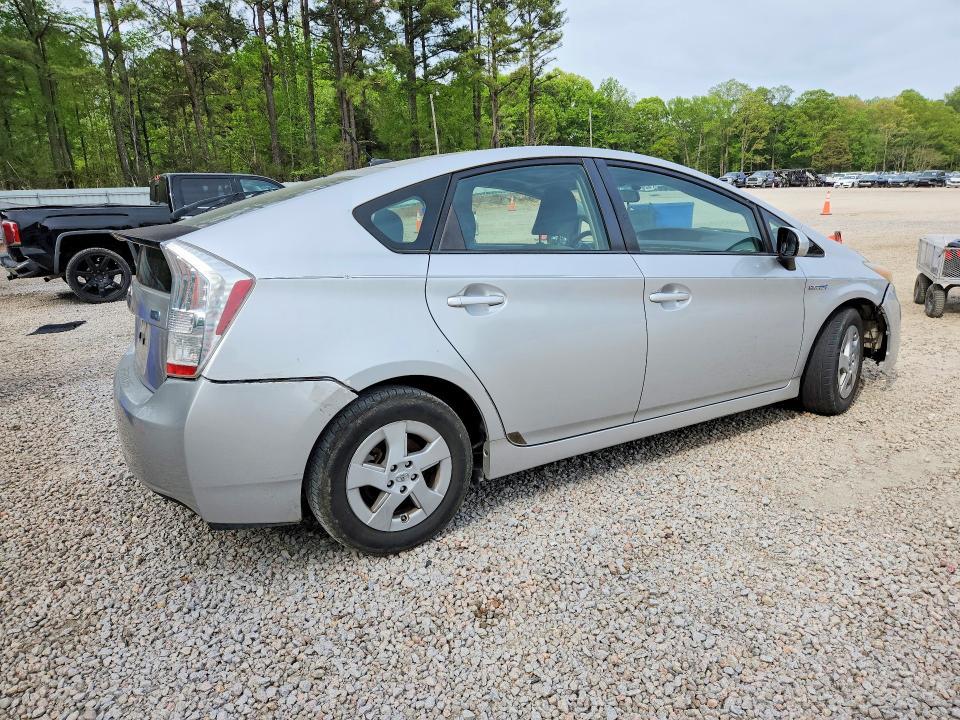 2010 Toyota Prius iii