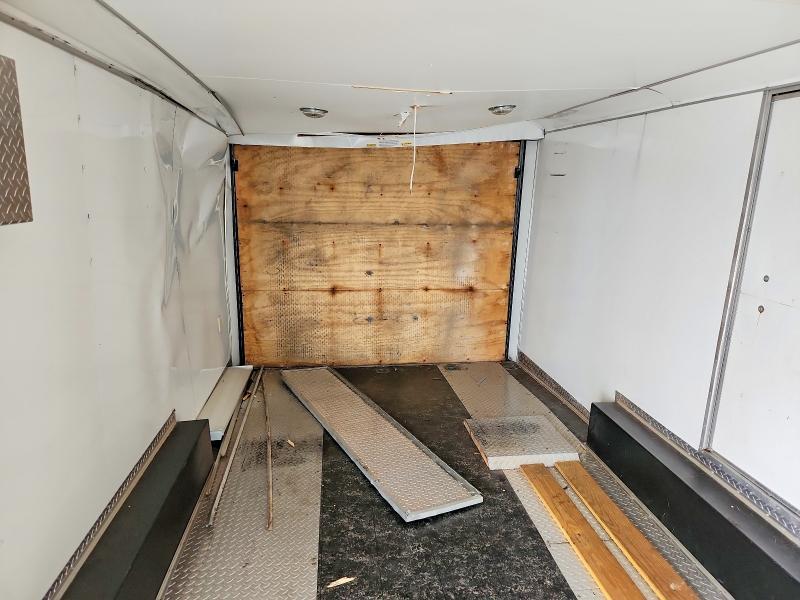 2004 Other Enclosed Trailer