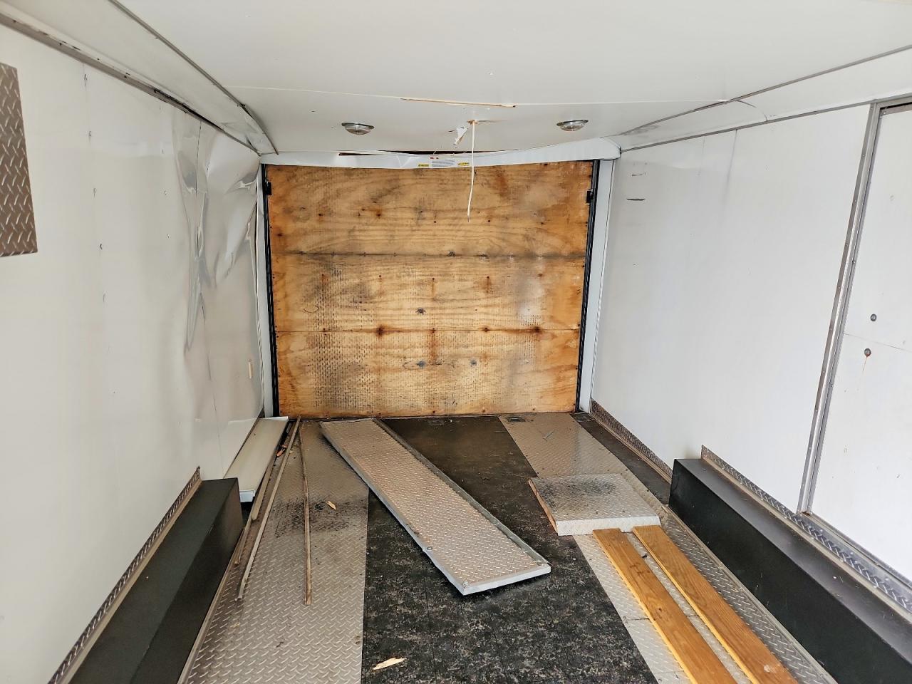 2004 Other Enclosed Trailer
